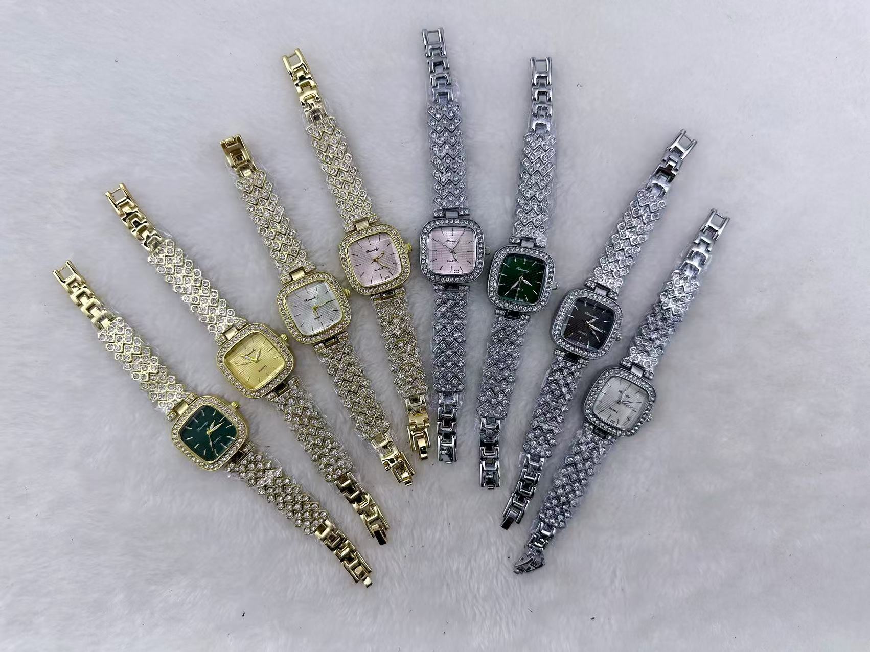 Watch manufacturer's diamond-encrusted gold, silver and quartz watches, waterproof for daily life, fashionable and trendy, classic design, couple clothing and accessory watches 13 details Picture