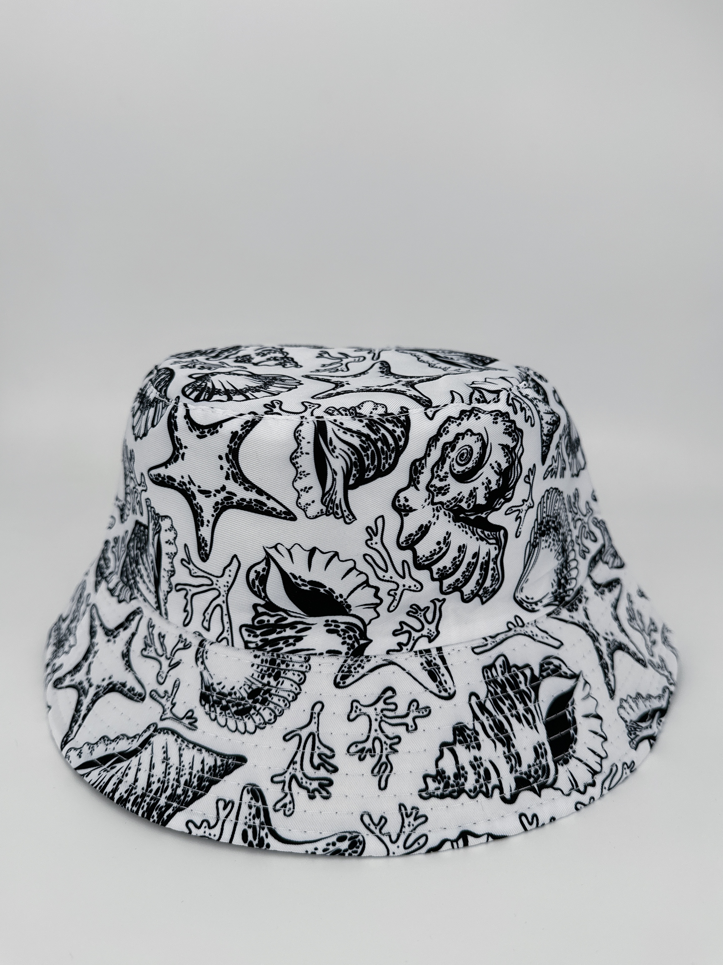 This is a fashionable and versatile fisherman's hat for both men and women in the underwater world during spring and summer. It can be worn on both sides. It is a cool and portable hat for outdoor sun protection and shade Specification drawing