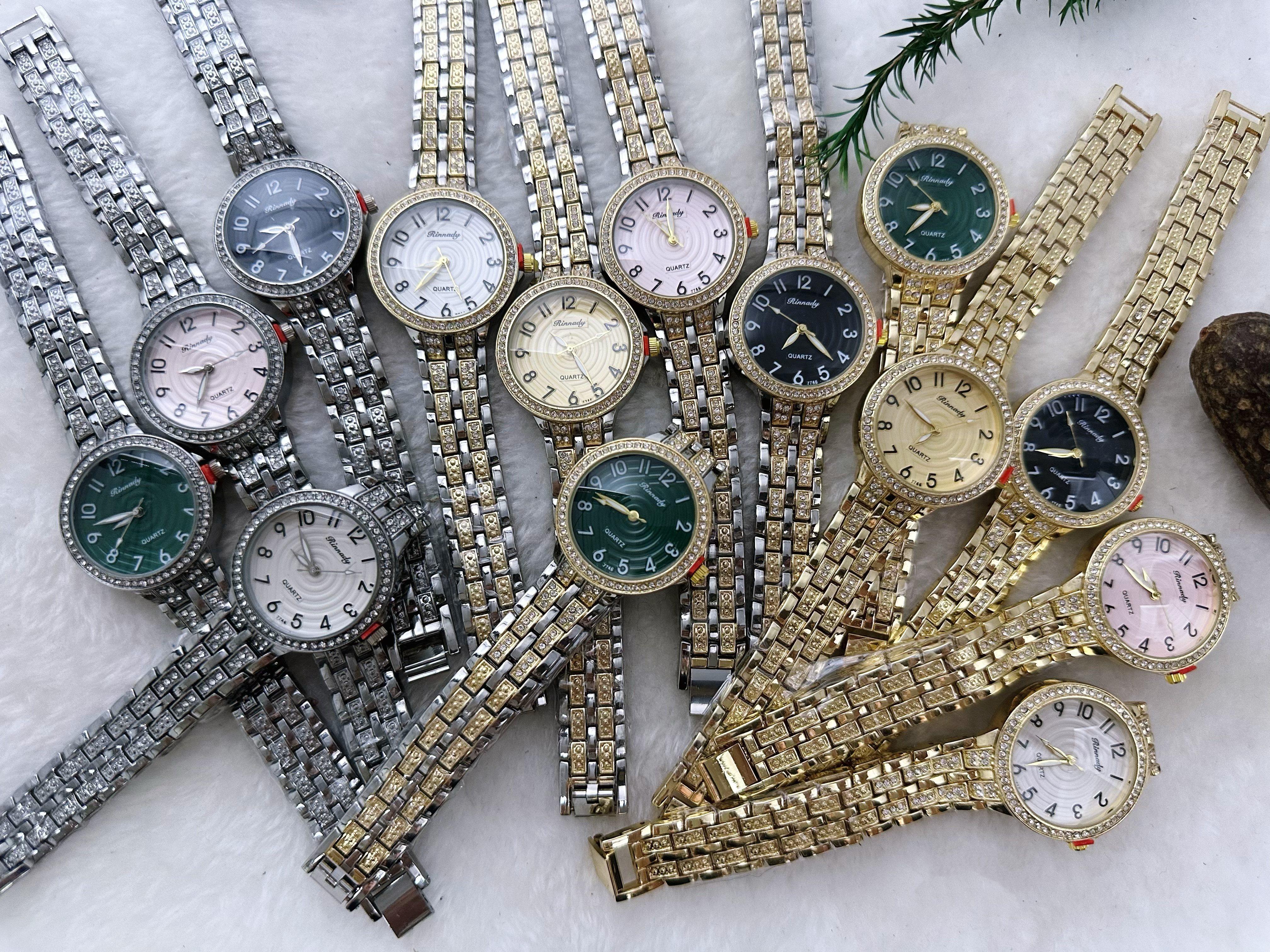 Watch manufacturer's diamond-encrusted gold, silver and quartz watches, waterproof for daily life, fashionable and trendy, classic design, couple clothing and accessory watches 15 details Picture