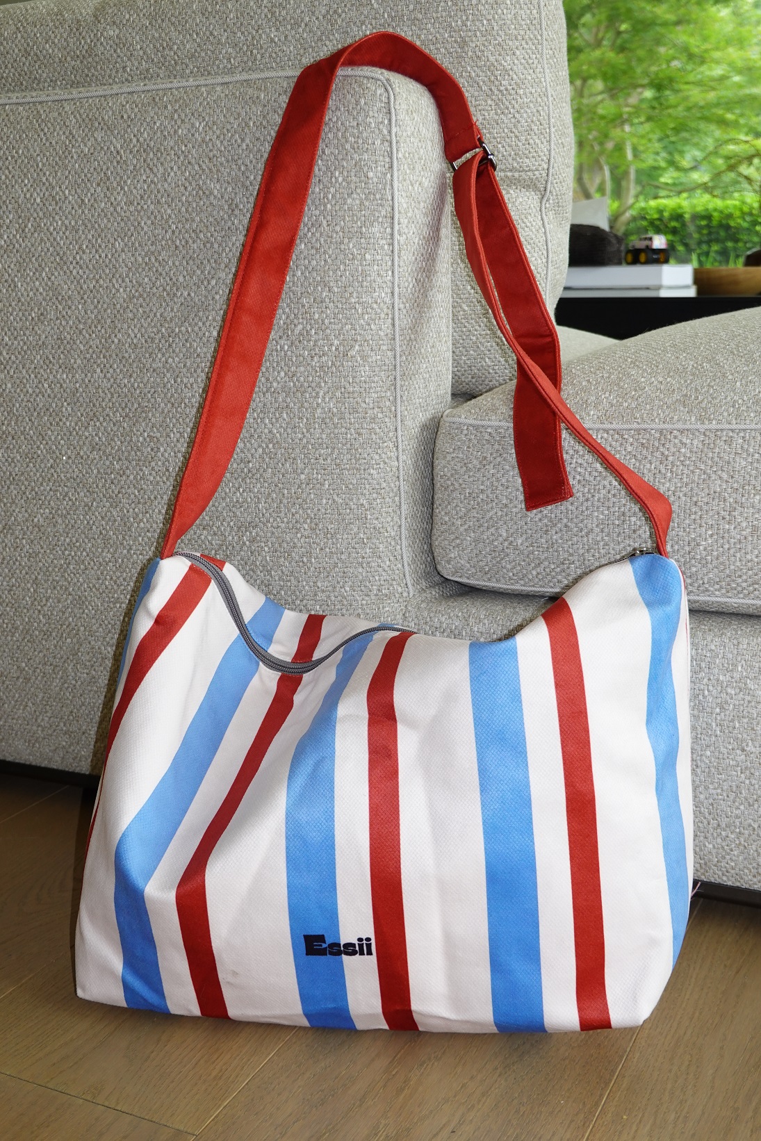 插画艺术时尚可爱白搭潮流女单肩斜跨慵懒大包详情3