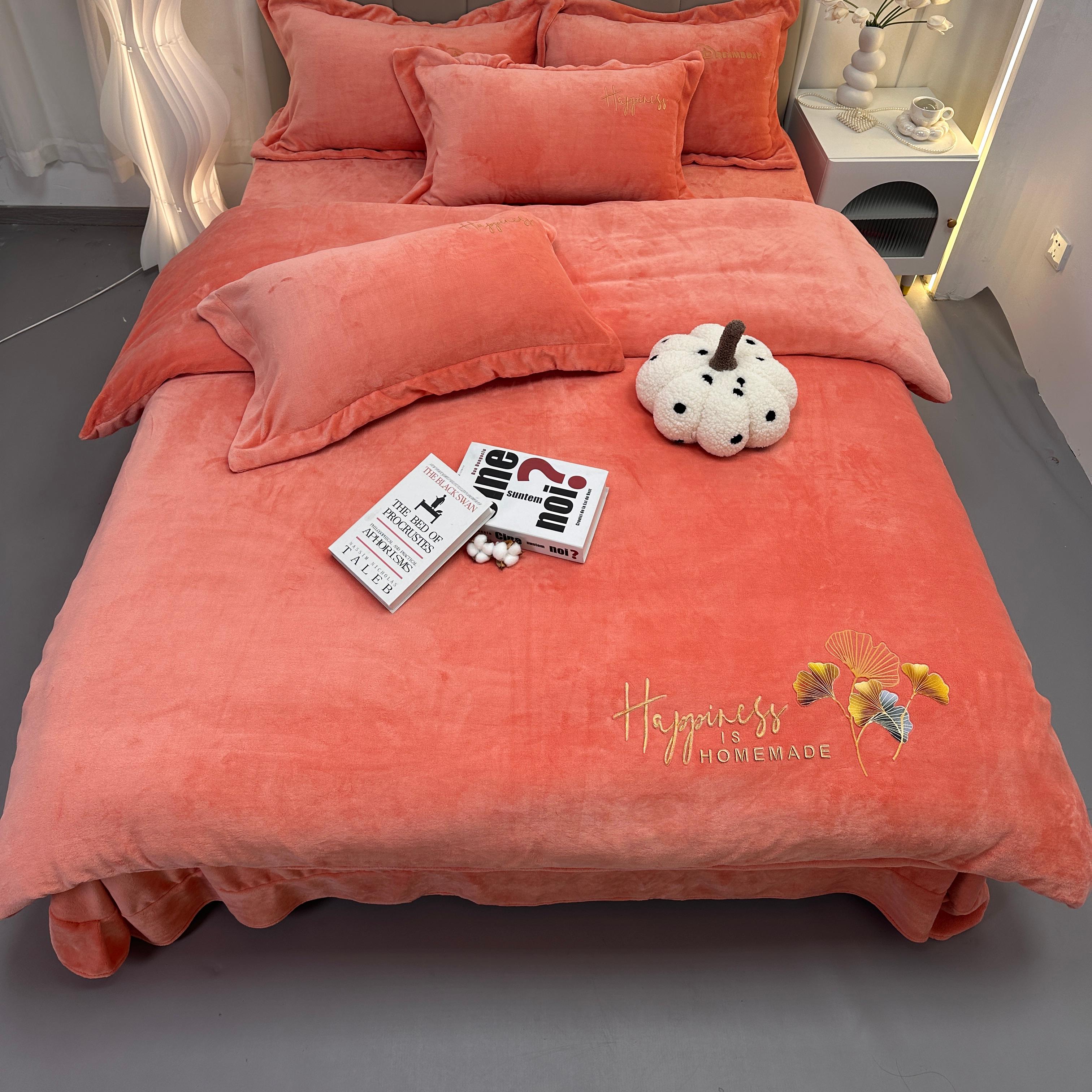 New A-class embroidered milk velvet modern, simple and warm four-piece set for Autumn and winter 2025, high-end bedding batch pic 4