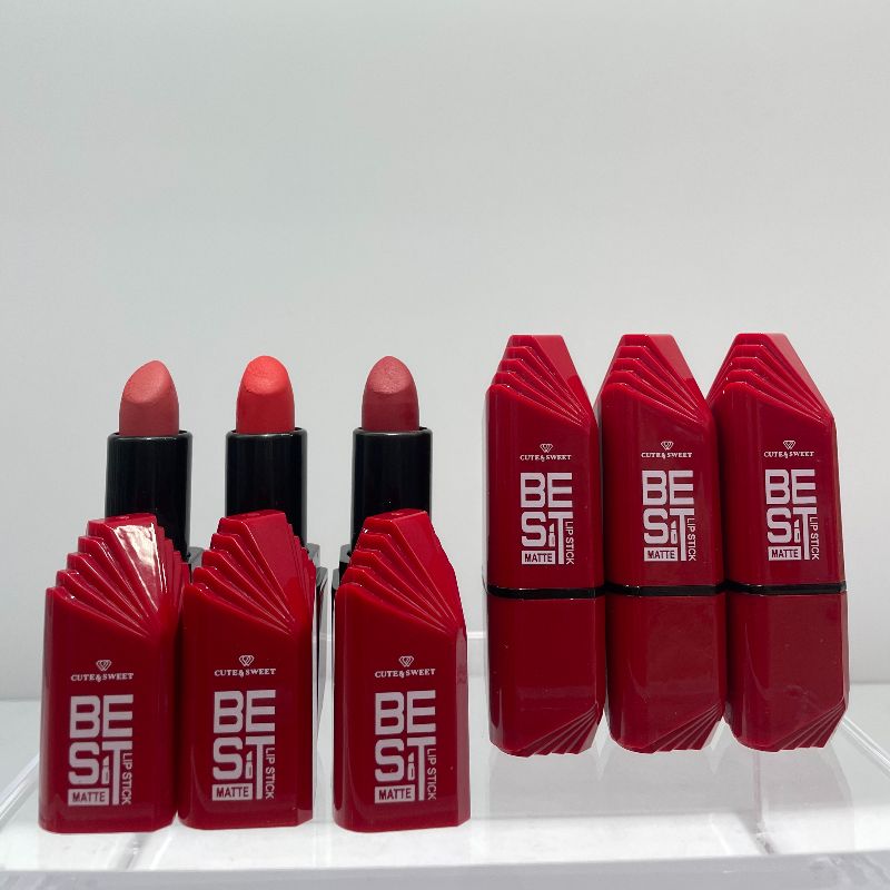 The lipstick does not fade or stick to the rim of the cup. The lip stick has a matte effect that does not dry out and moisturizes the mouth. Factory direct sales from the source