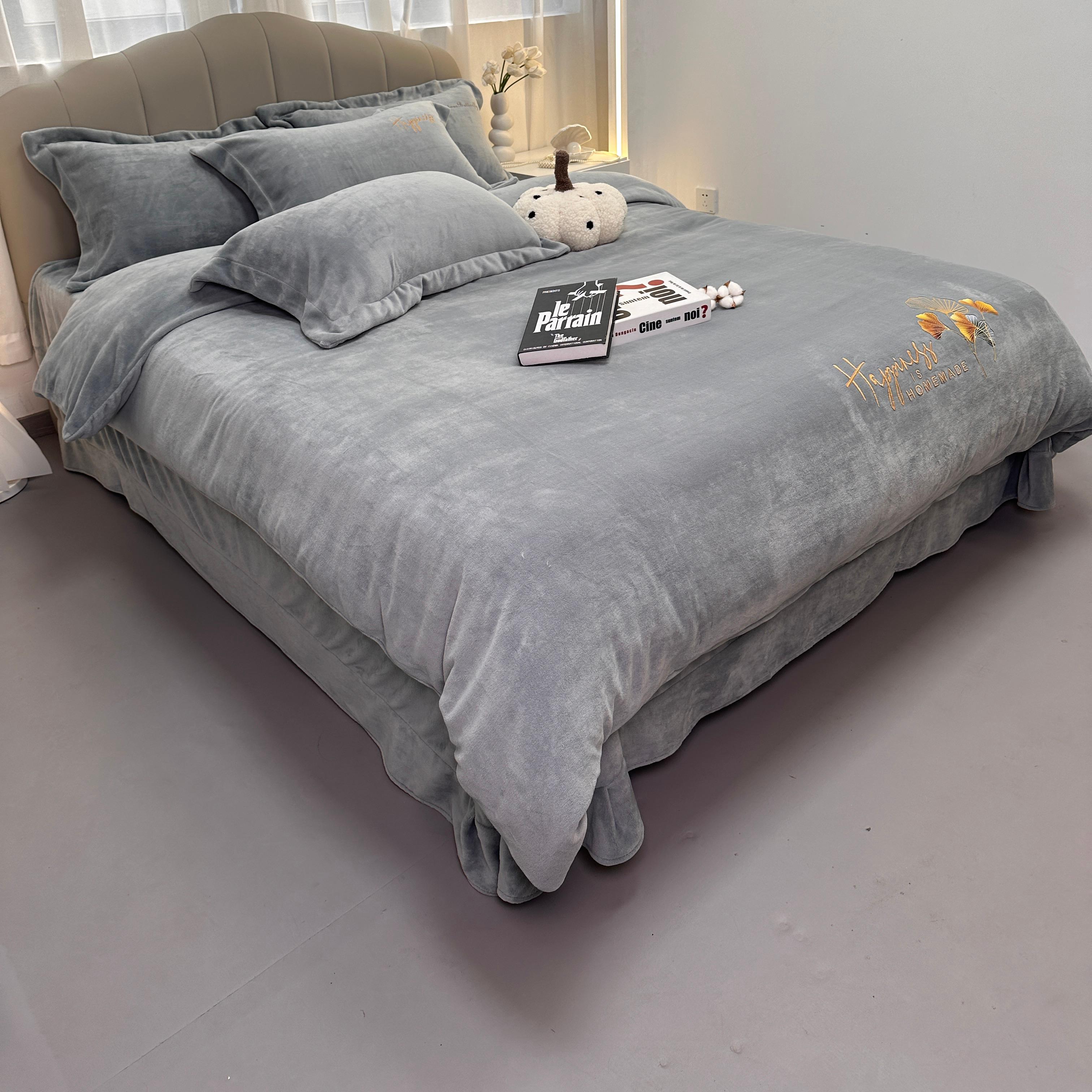 New A-class embroidered milk velvet modern, simple and warm four-piece set for Autumn and winter 2025, high-end bedding batch pic 6