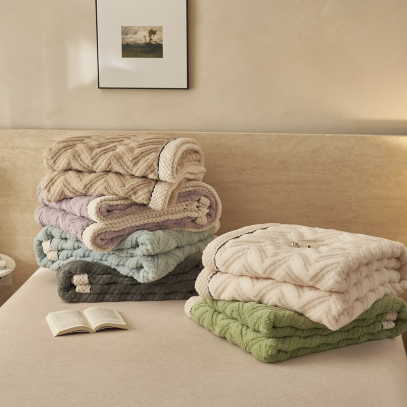 舒棉绒塔芙绒三层提花毛毯冬季加厚珊瑚绒家用菠萝格包边毯子