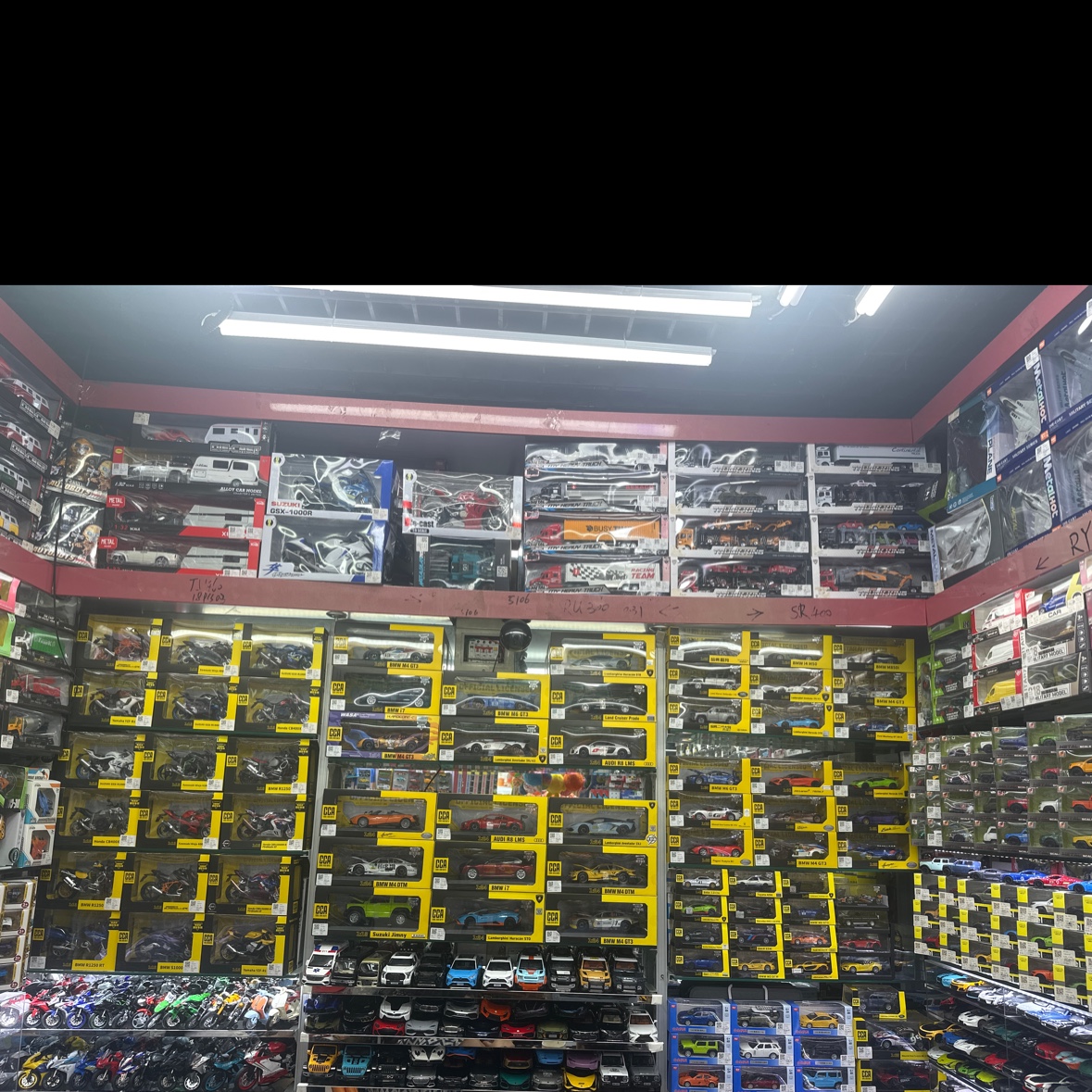 Yiwu Yuexiang Toys Store