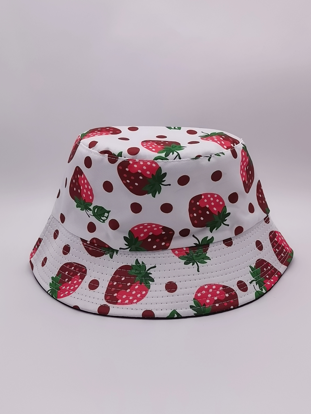 Strawberry print graffiti double-sided fisherman hats are popular in spring and summer. They are fashionable and versatile, suitable for both men and women. They are outdoor sun protection, cool and portable hats for adults full figure