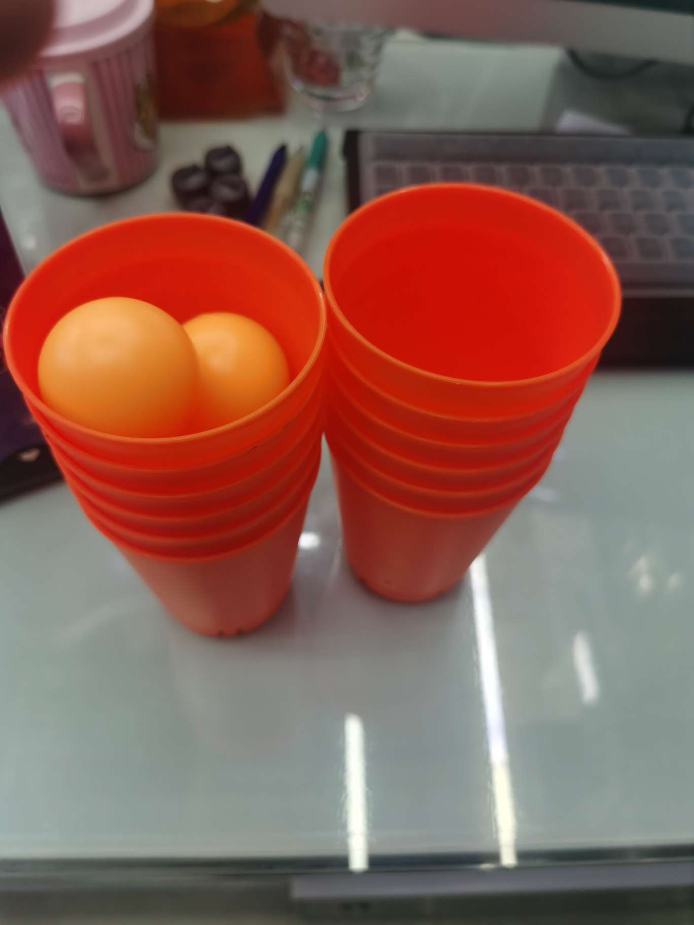 喝酒游戏，12杯2球