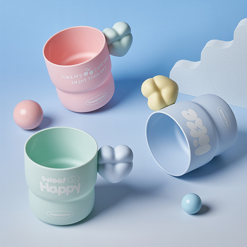 M04-7133 Korean-style heart-shaped plastic mouthwash cup for children and students, plastic cup for brushing teeth and mouthwash