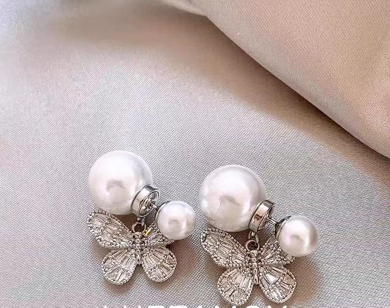 والأقراط المصنوعة من اللؤلؤ المزدوج الوجهين إلى الأمام والخلف Item Picture