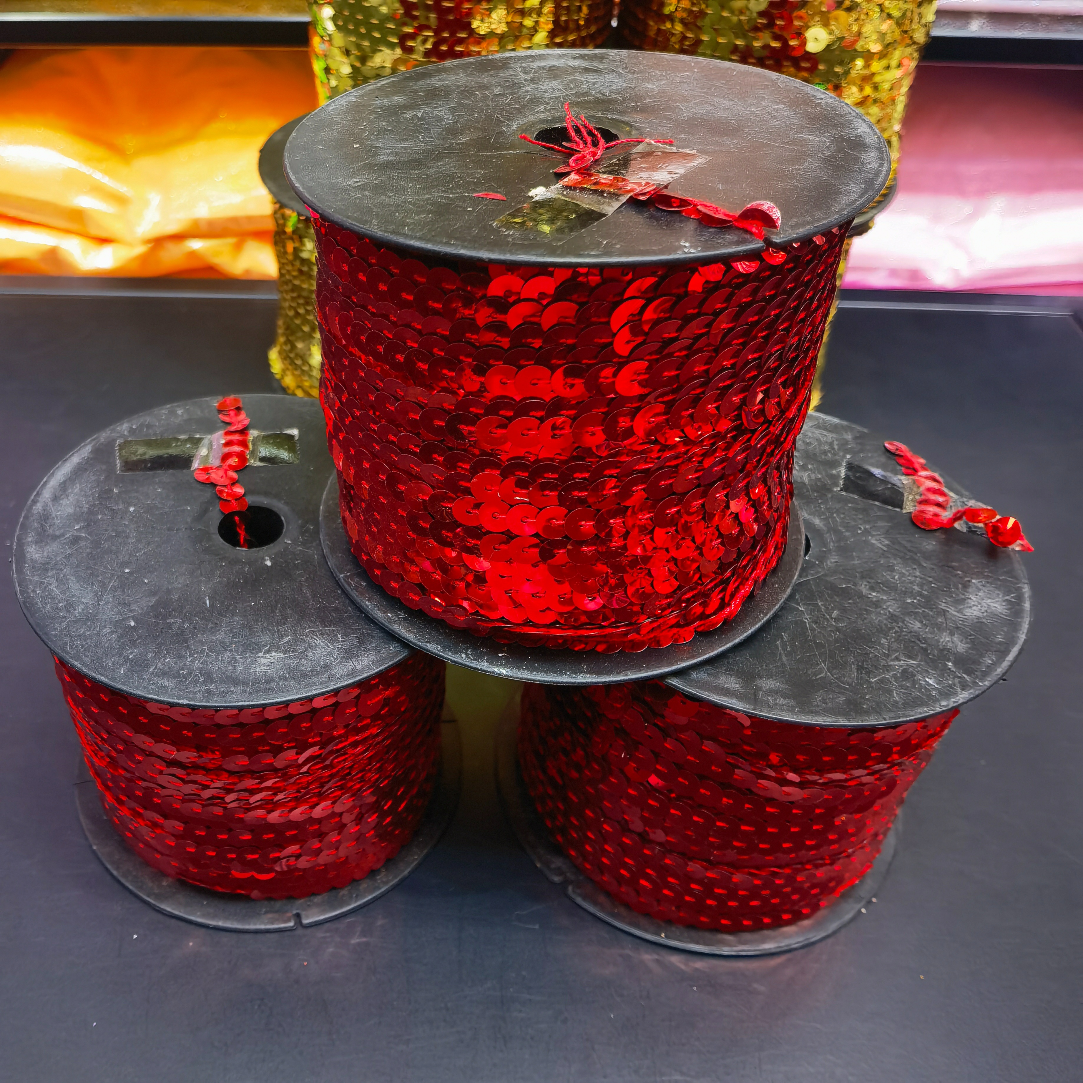 厂家直销Pvc珠片6mm平150码/卷连线珠片批发装饰配件亮片连线珠片详情7