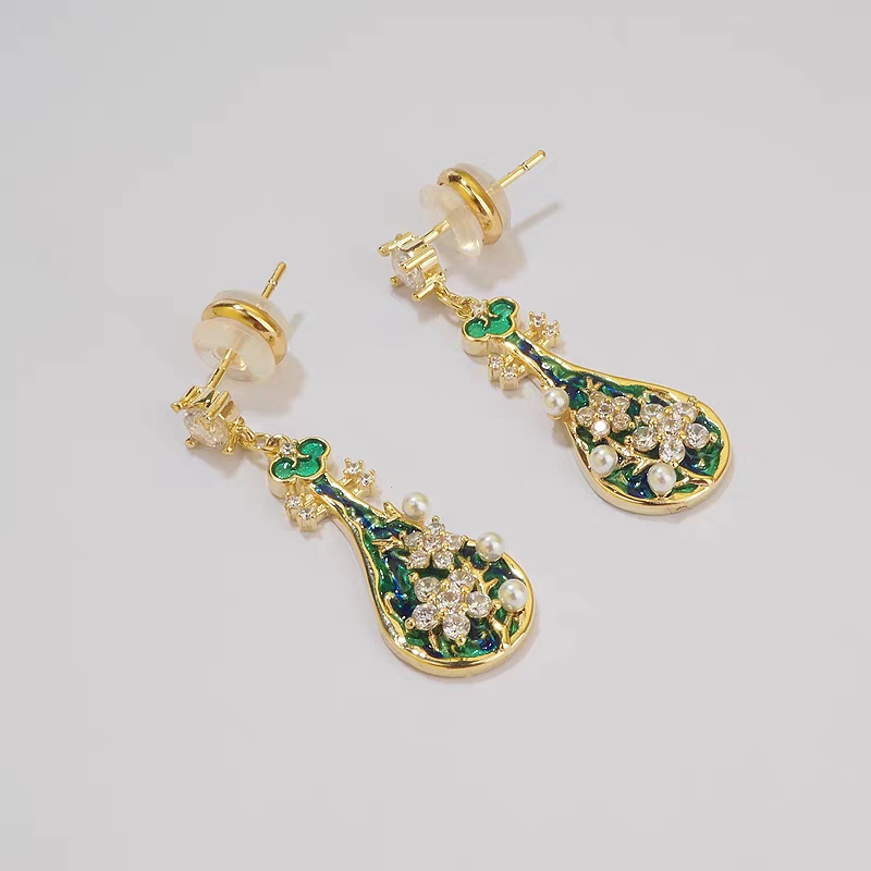 Retro Chinese style elegant enamel pearl flower blue pipa earrings details Picture