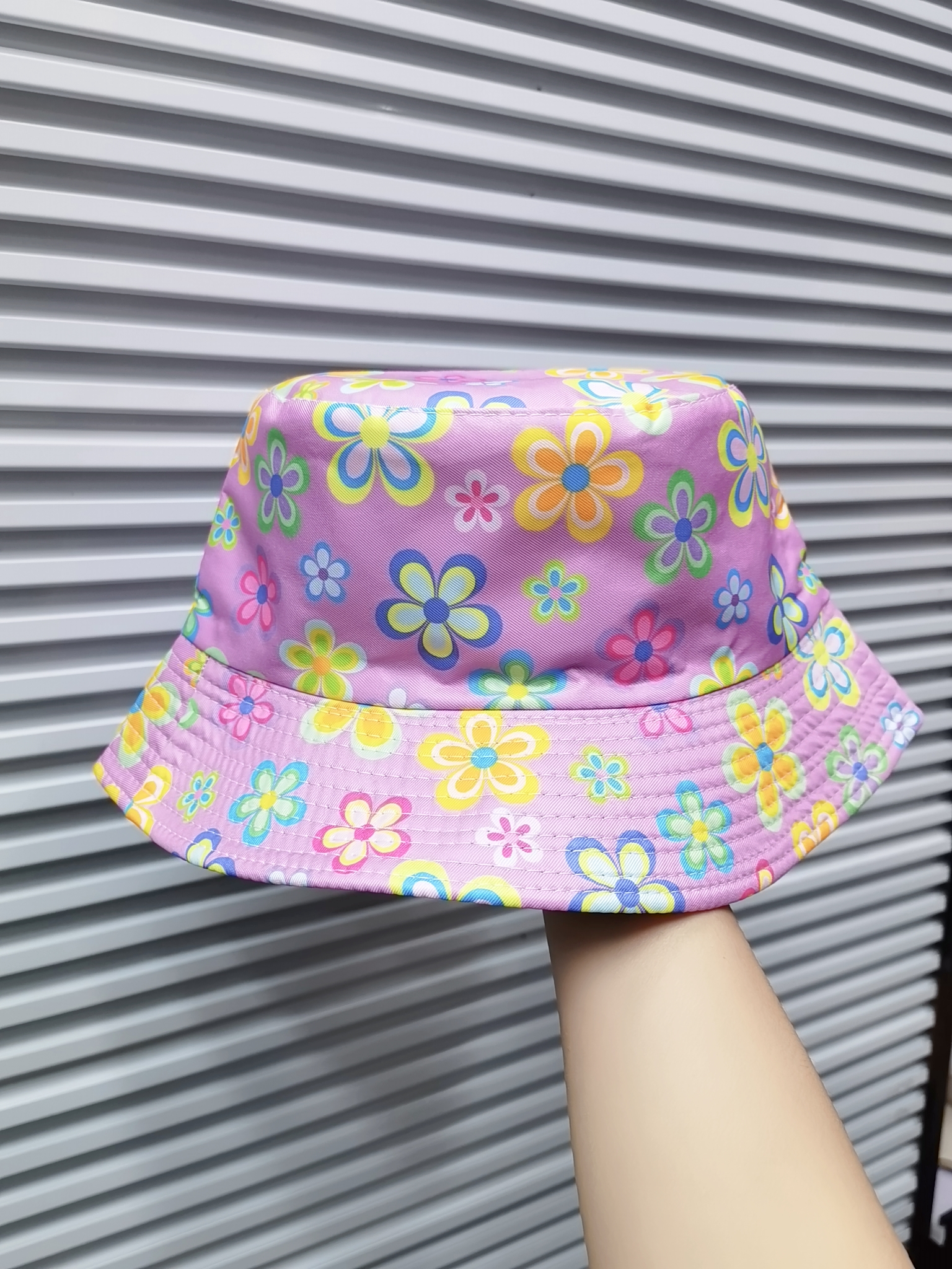 This cute and versatile cartoon double-sided fisherman hat for both men and women in spring and summer is fashionable and versatile. It is a cool and portable hat for outdoor sun protection and shade, suitable for adults details Picture
