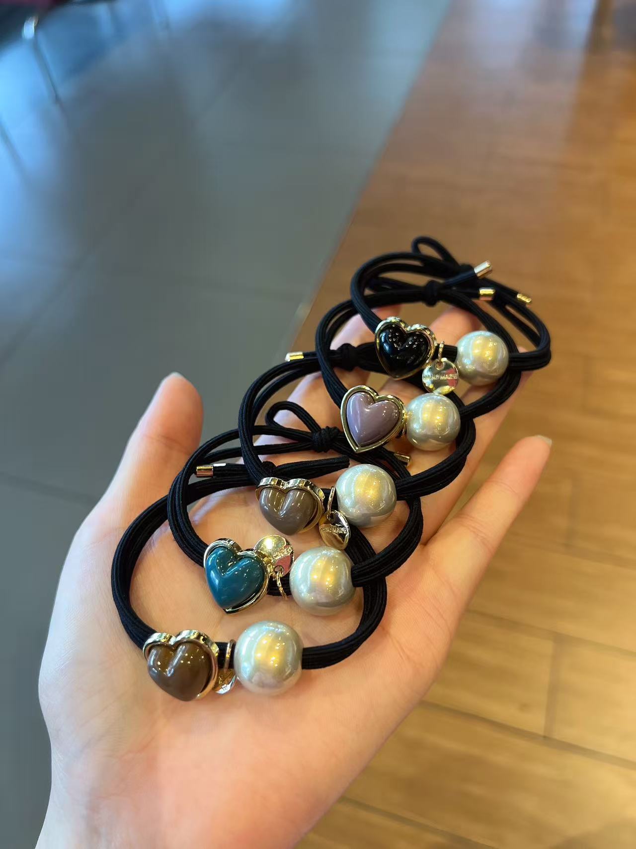 Korean-style simple large intestine hair band, hair tie, leather band, women's fashionable hair accessory, multi-color, durable and non-damaging to hair Item Picture