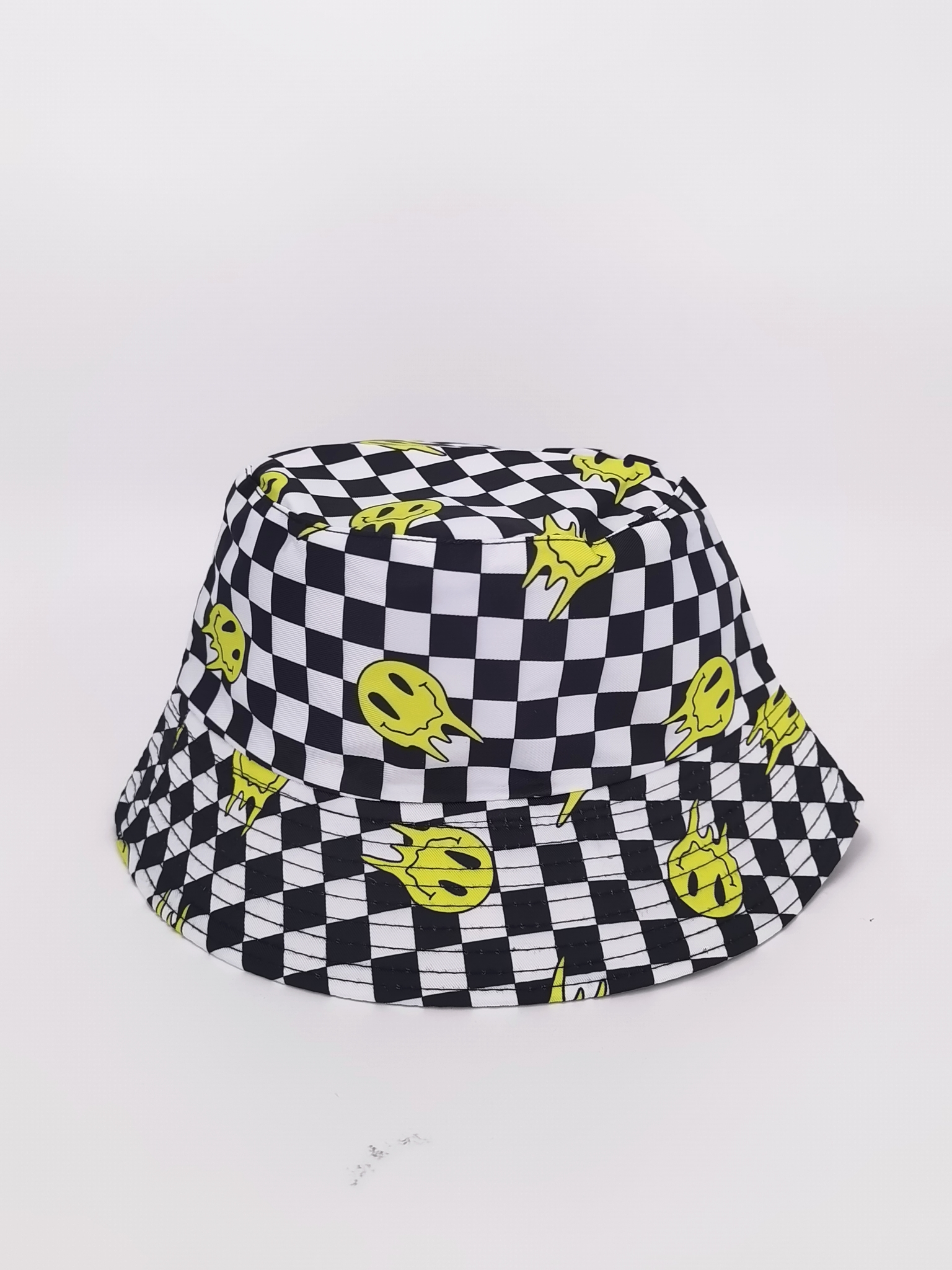 Spring and summer cross-border bestsellers: A wide variety of skull double-sided fisherman hats for both men and women, fashionable and versatile outdoor sun protection and shade, cool and portable hats, adult styles Application Scenario