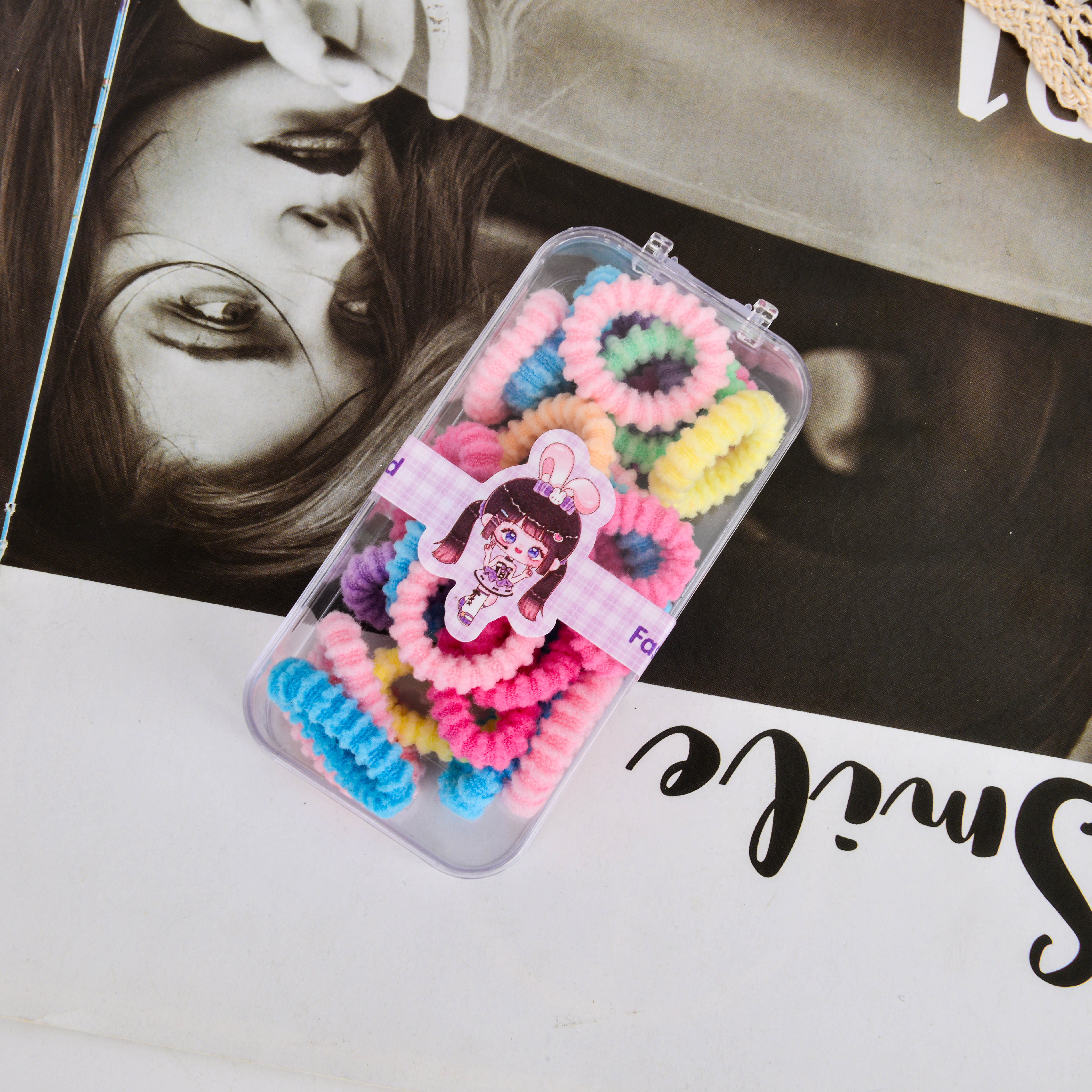 Korean simple and fashionable hair accessories, women's color-packed small rubber bands, children's headwear, Korean accessories, hair strings Application Scenario