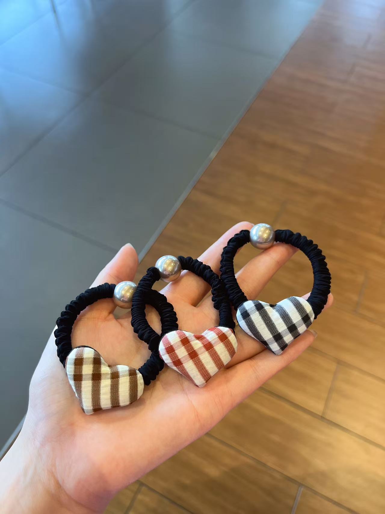 Korean-style large intestine hair tie, hair band, leather band, simple and versatile hair accessory for women, fashionable hair tie accessory Specification image