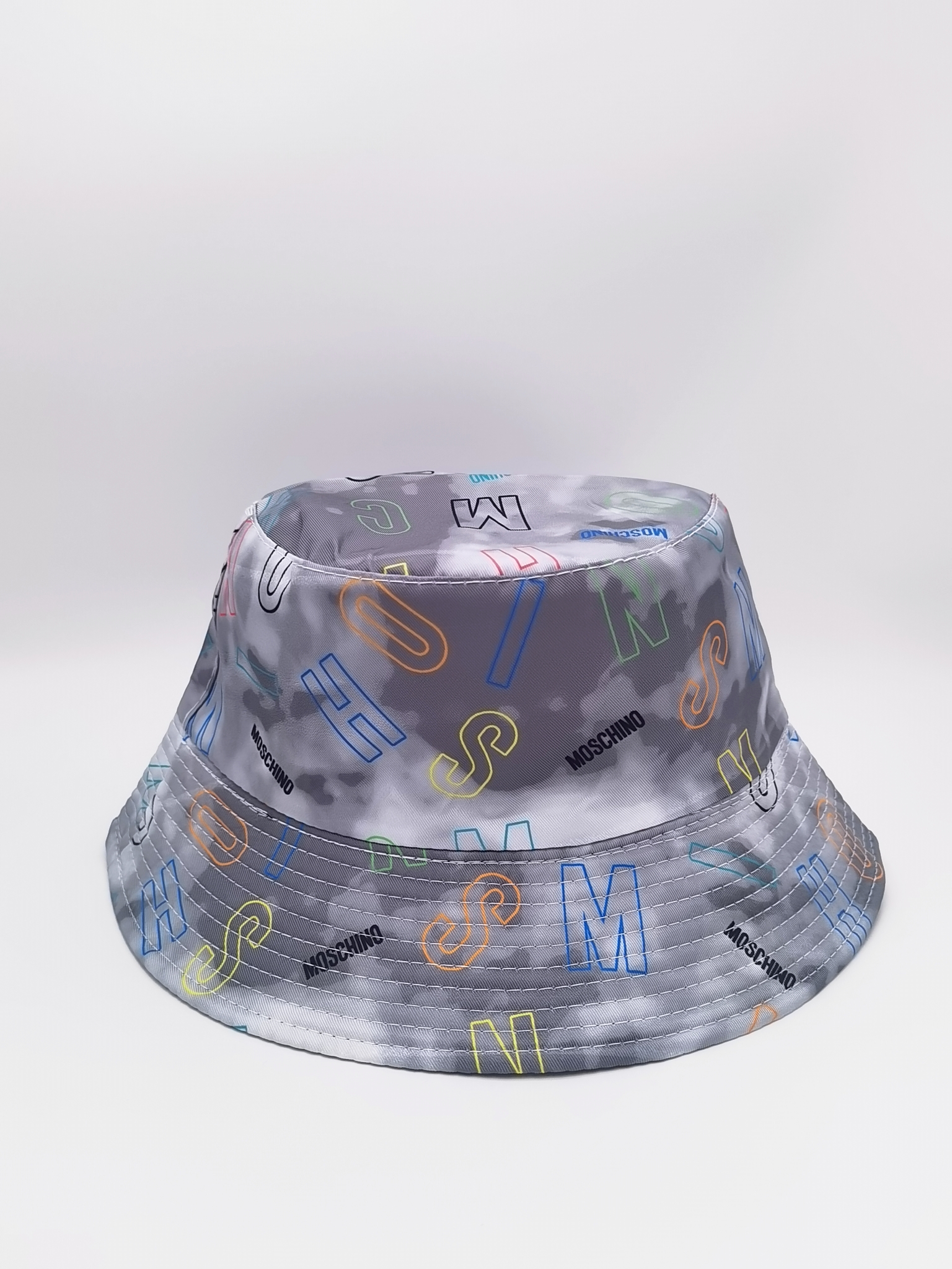 This is a popular graffiti gradient print double-sided fisherman hat for both men and women in spring and summer, suitable for outdoor sun protection and shade. It is a cool and portable hat for adults full figure