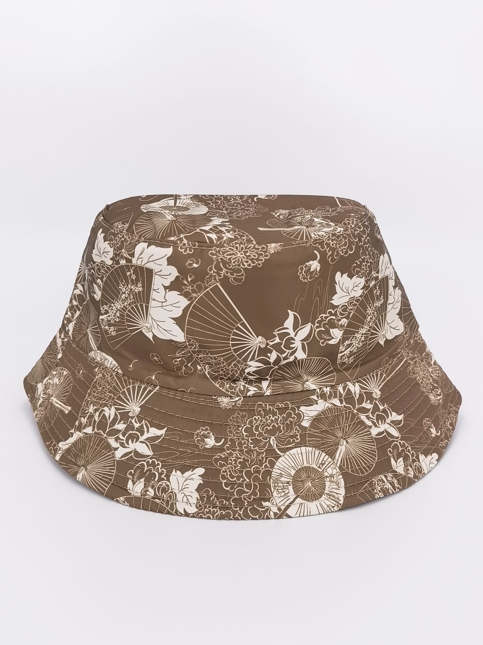 In spring and summer, the fan ethnic retro style is popular. The double-sided fisherman hat is a fashionable and versatile choice for both men and women. It is a cool and portable hat for outdoor sun protection and shade, suitable for adults details Picture