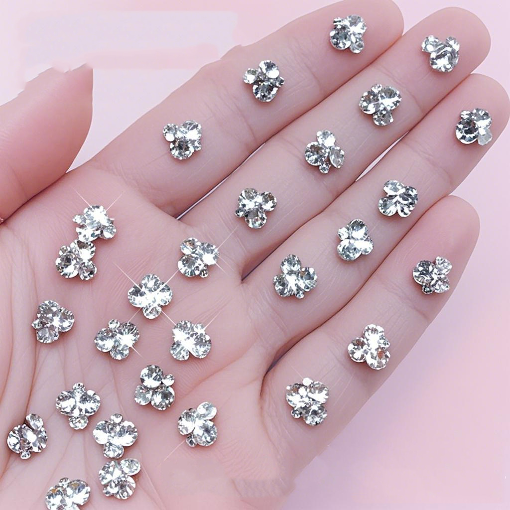 Factory direct sales of new fashionable and popular "pile diamond" nail accessories. Super shiny 3-diamond finished nail accessories, pile diamond water diamonds, pile diamond nails