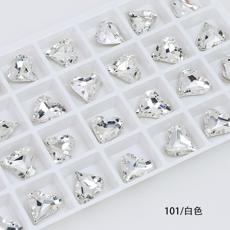 Factory direct sales of new large crooked heart-shaped pointed-bottom diamond heart-shaped nail necklace jewelry accessories. Bestseller and Internet celebrity nail drill