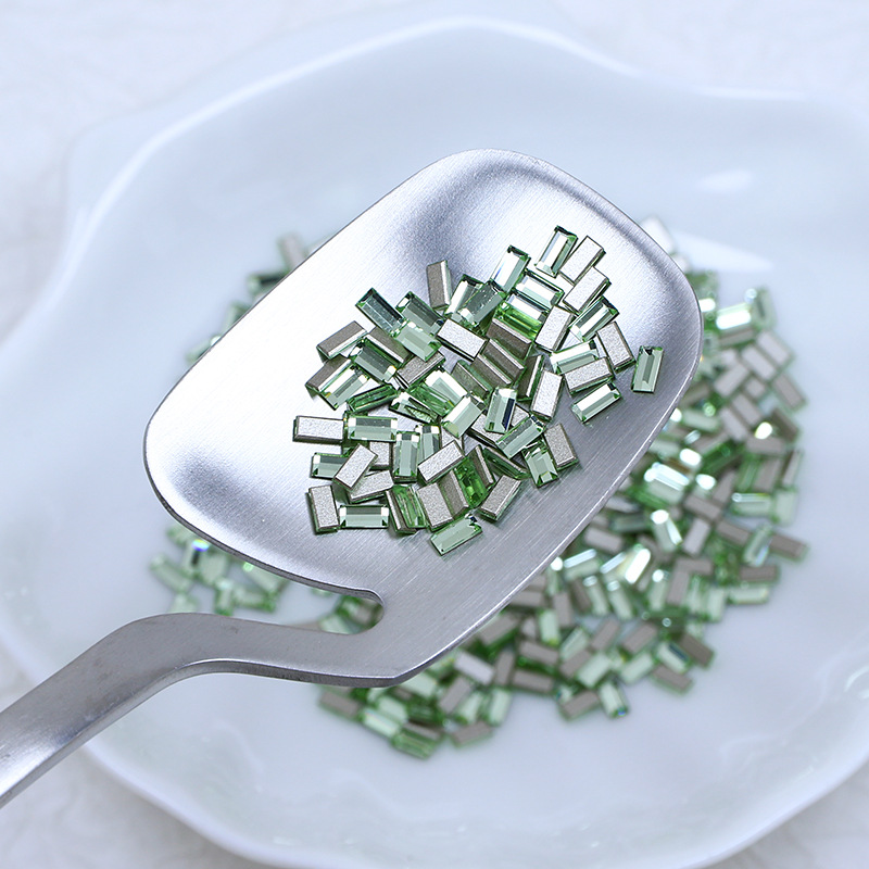 Factory direct sales of crystal flat-bottomed nail drill DIY sticky drill 4*2 small long strip wearable nail, mini nail accessory wholesale, Internet celebrity bestsellers Item Picture