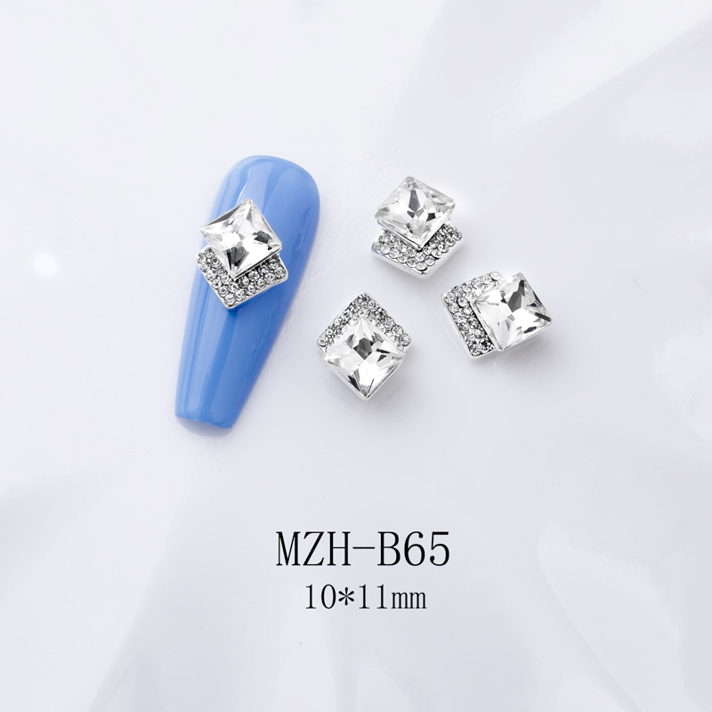 Factory direct sales of Japanese-style nail diamond accessories, clear and transparent oval, irregular-shaped square diamond nail wear, DIY nail accessories wholesale Application Scenario