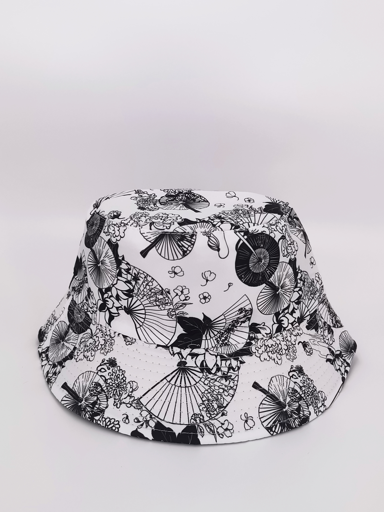 In spring and summer, the fan ethnic retro style is popular. The double-sided fisherman hat is a fashionable and versatile choice for both men and women. It is a cool and portable hat for outdoor sun protection and shade, suitable for adults Specification drawing