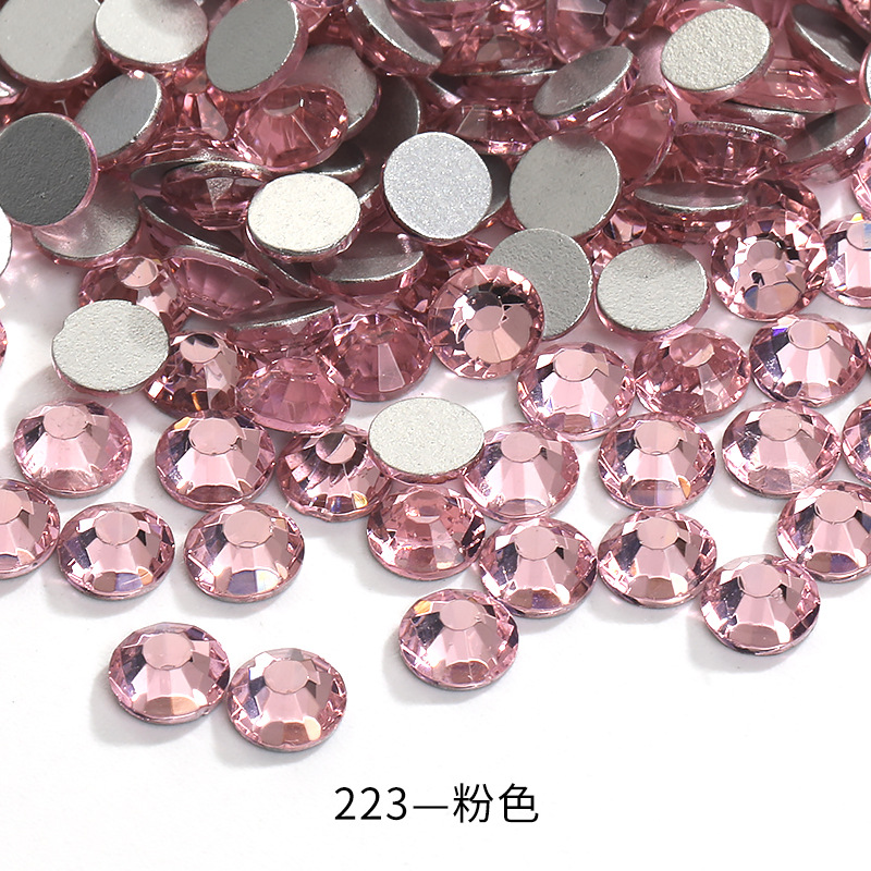 Internet-famous flat-bottomed diamond, heart-shaped claw diamond, handcrafted glass crystal diamond, hand-sewn diamond, perforated heart-shaped event dress and wedding clothing Specification image