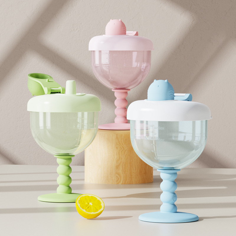J187-R1948 Baby drinking cup, tall cup, pp material children's water cup, straw cup, milk cup with scale Specification image
