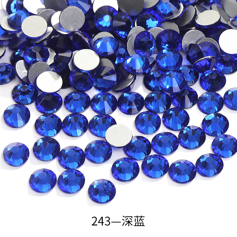 Internet-famous flat-bottomed diamond, heart-shaped claw diamond, handcrafted glass crystal diamond, hand-sewn diamond, perforated heart-shaped event dress and wedding clothing pic 5