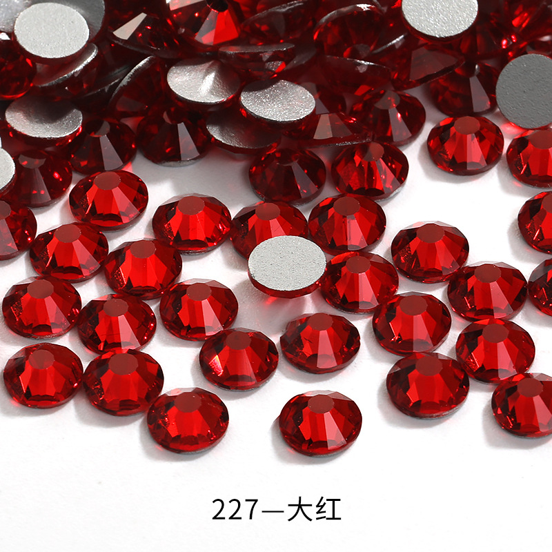 Internet-famous flat-bottomed diamond, heart-shaped claw diamond, handcrafted glass crystal diamond, hand-sewn diamond, perforated heart-shaped event dress and wedding clothing pic 6