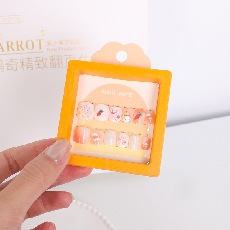 浮雕小童穿戴甲多巴胺色盒子装立体穿戴甲