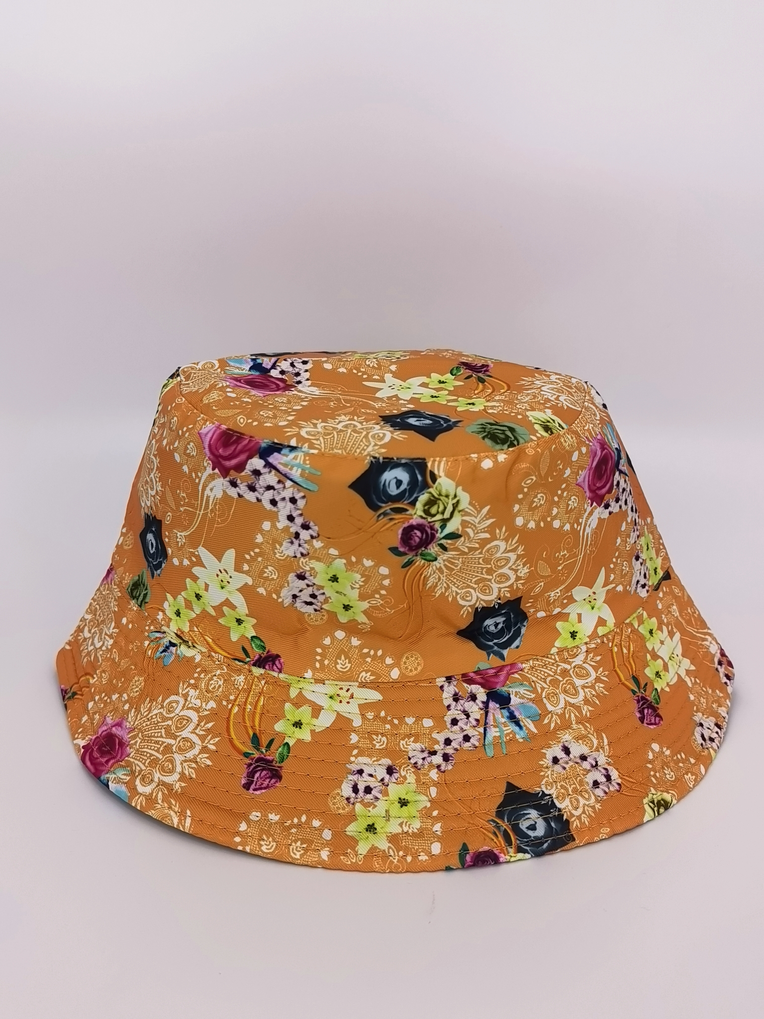 In spring and summer, Hua Hua wears a double-sided fisherman hat for both men and women, which is fashionable and versatile. It is a portable hat for outdoor sun protection and shade, and is suitable for adults details Picture