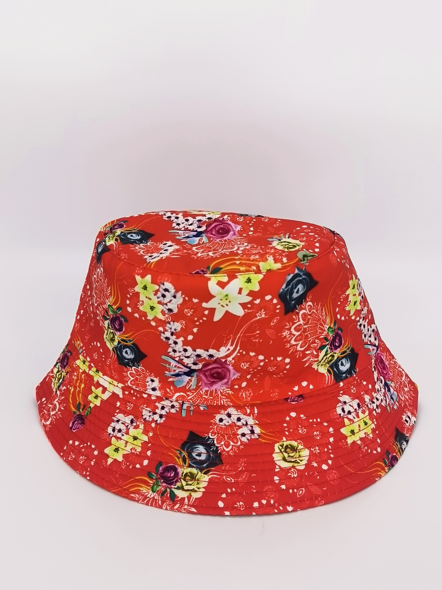 In spring and summer, Hua Hua wears a double-sided fisherman hat for both men and women, which is fashionable and versatile. It is a portable hat for outdoor sun protection and shade, and is suitable for adults thumbnail