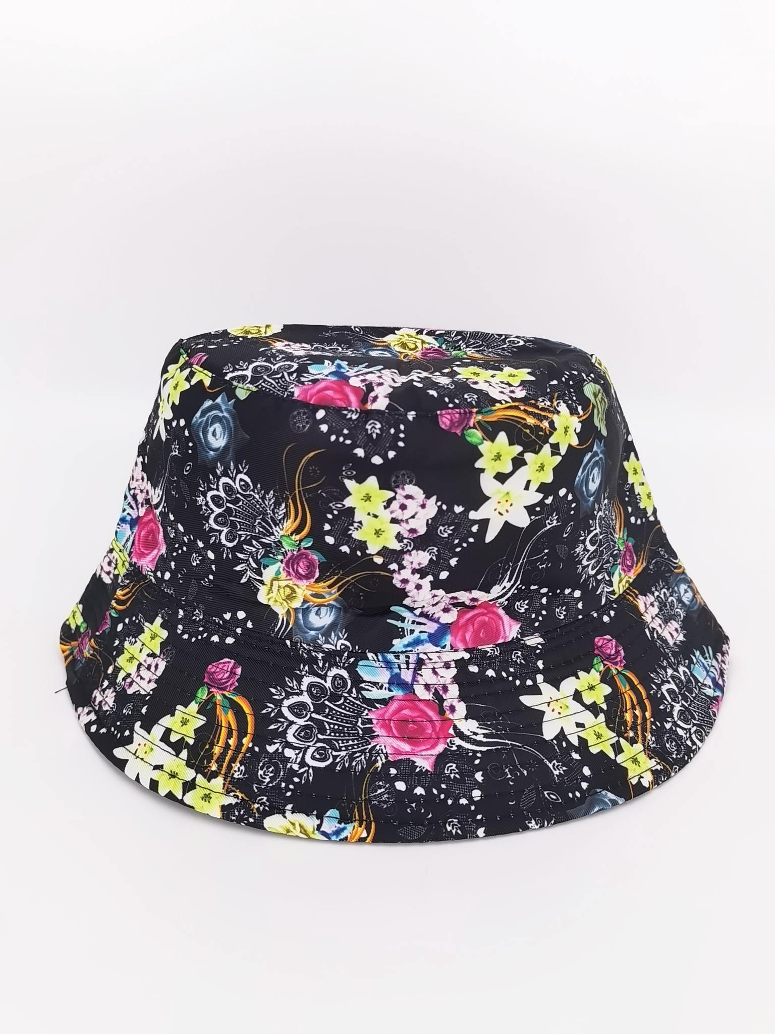 In spring and summer, Hua Hua wears a double-sided fisherman hat for both men and women, which is fashionable and versatile. It is a portable hat for outdoor sun protection and shade, and is suitable for adults Specification drawing