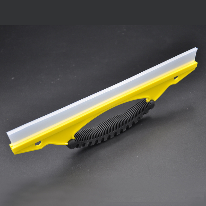 Weihaisheng's best-selling car wash wiper, a car glass cleaning wiper with a one-line silicone arched wiper blade and TPR wiper strip Application Scenario