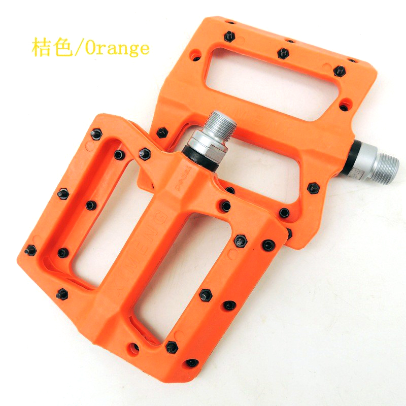 NL01 Nylon bicycle pedals, plastic pedals, mountain bike pedals with nails, anti-slip, nylon fiber bicycle pedals Item Picture
