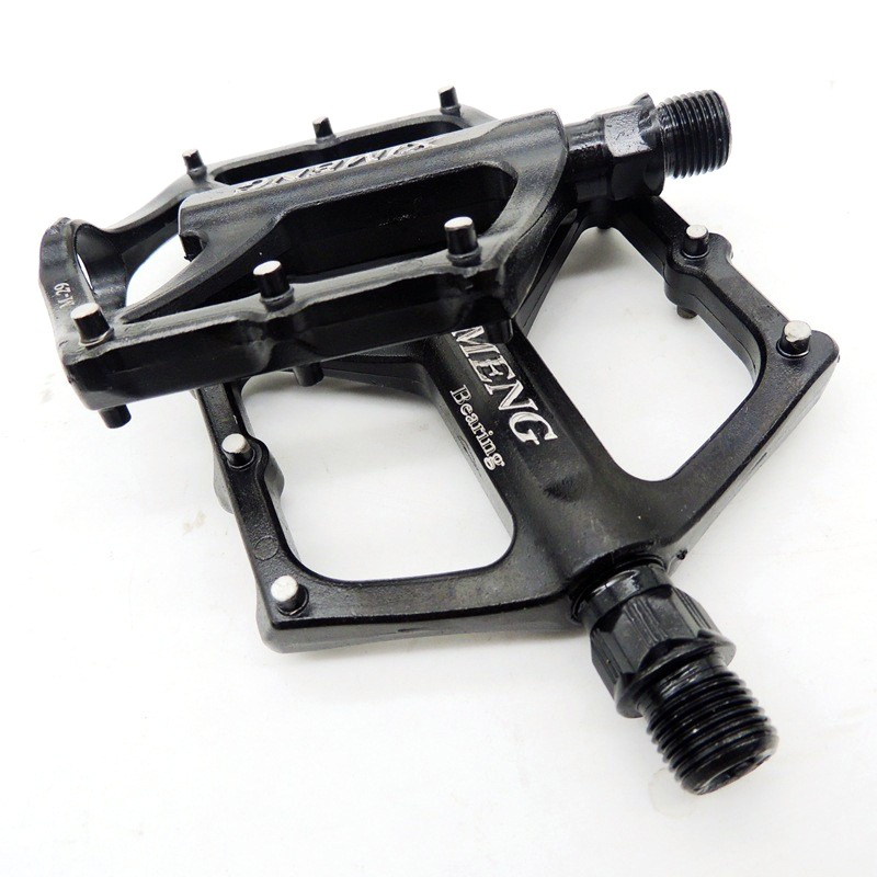M29 aluminum bicycle pedals, aluminum alloy bearing pedals, mountain bike pedals with nails and anti-slip pedals Application Scenario