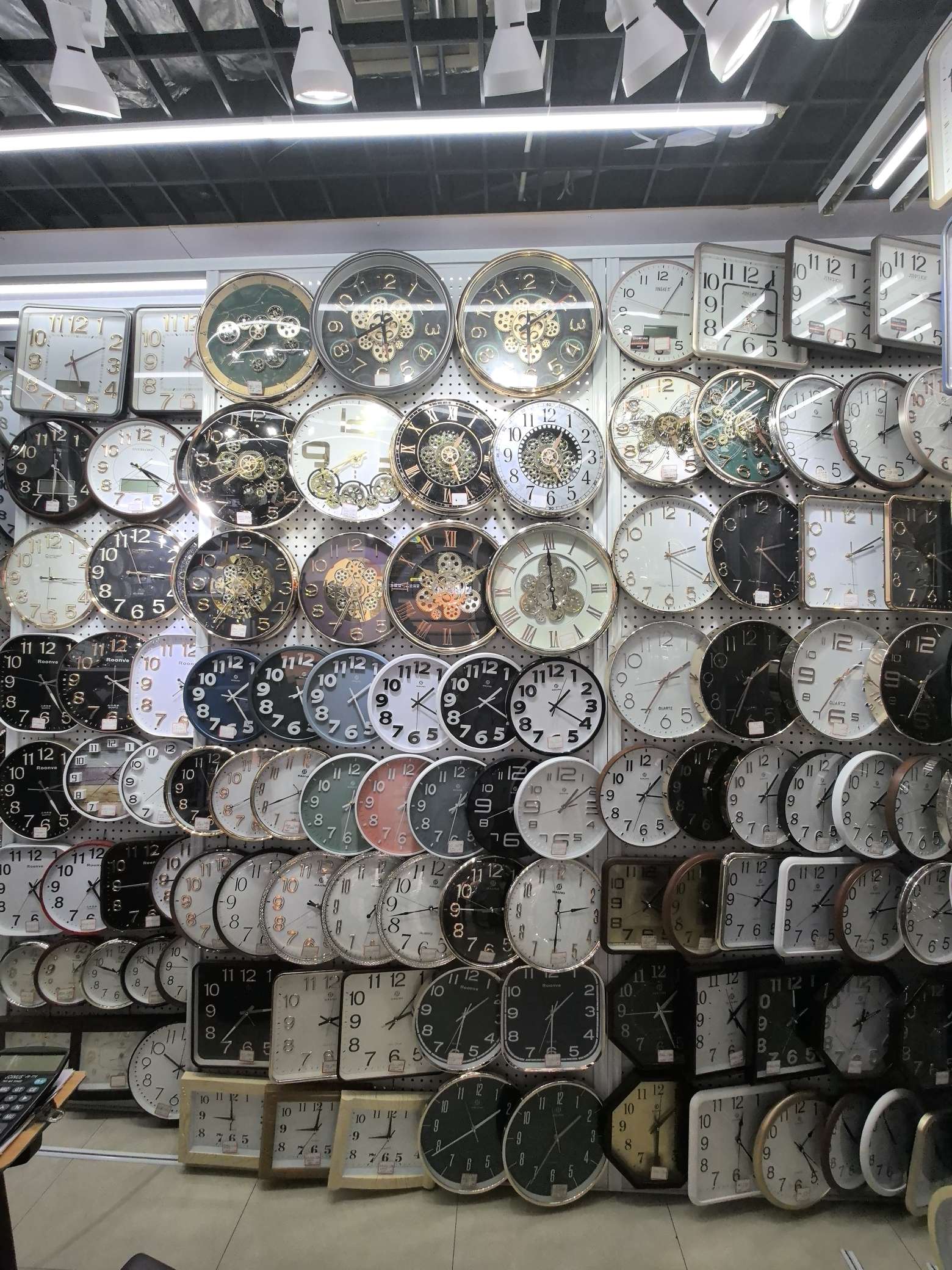 Yiwu Jinzeng Watch Shop describe pic - 2