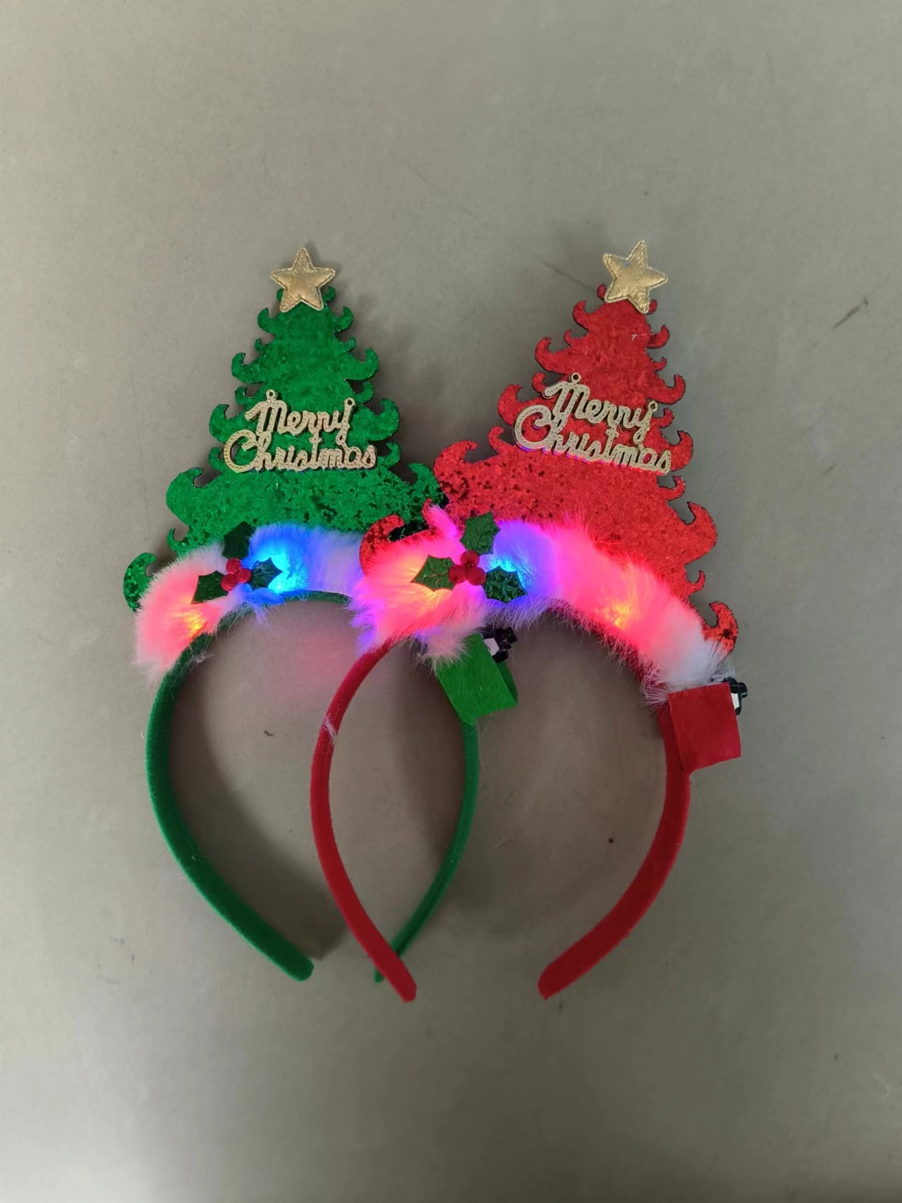 Christmas headbands, Christmas hats, Christmas gift bags, gift boxes, Christmas trees with lampshades, pendants and decorations Application Scenario