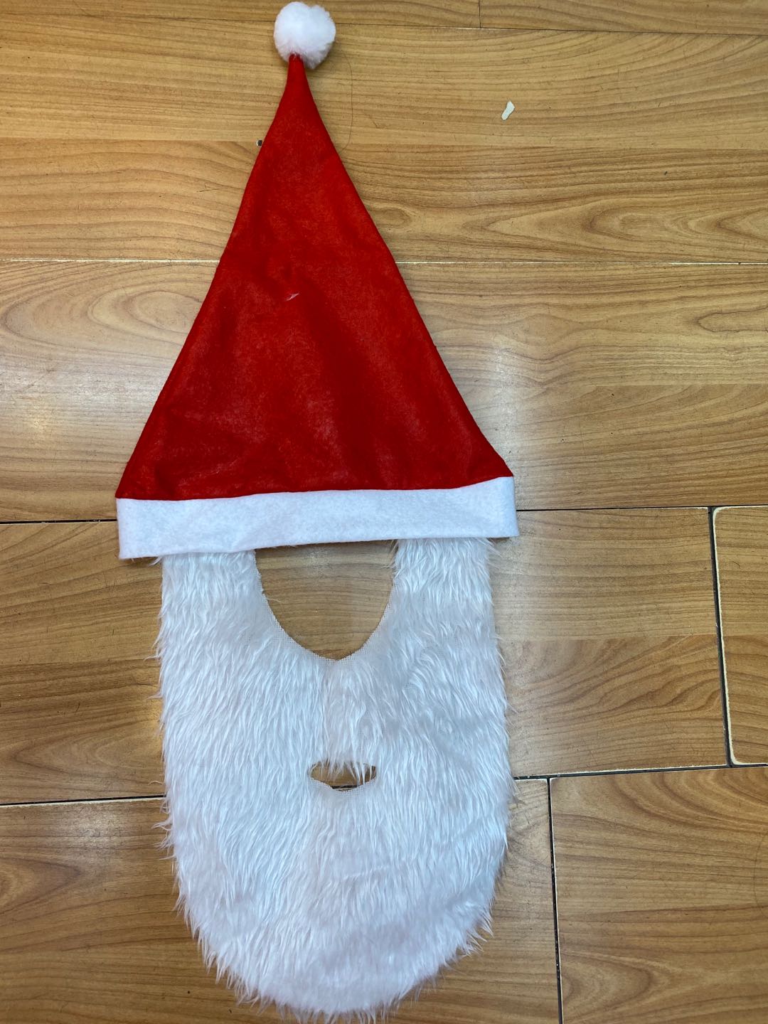 Extra-large mask Christmas hat + beard Christmas hat Application Scenario