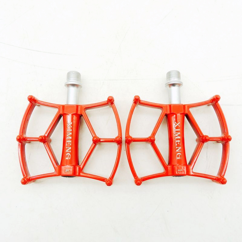 M12 aluminum bicycle pedals, aluminum alloy bearing pedals, mountain bike pedals with nails and anti-slip pedals Application Scenario