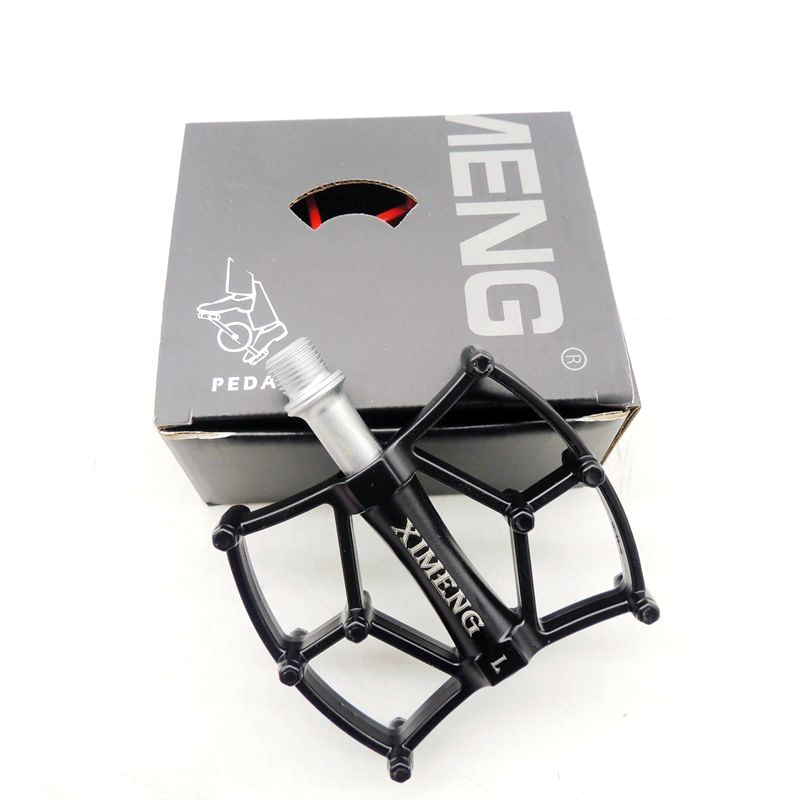 M12 aluminum bicycle pedals, aluminum alloy bearing pedals, mountain bike pedals with nails and anti-slip pedals Item Picture