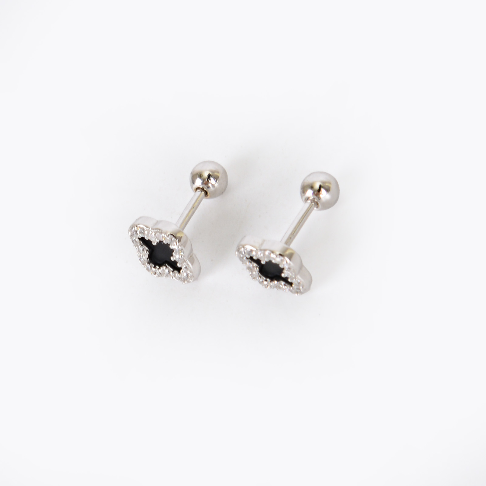 S925银针韩国时尚满钻四叶草耳环小众设计轻奢气质锆石耳钉耳饰细节图