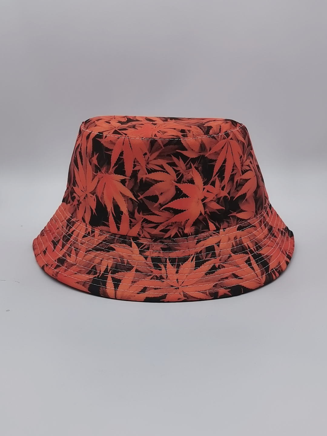 Spring and summer maple leaf double-sided fisherman's hat, unisex, fashionable and versatile, outdoor sun protection, cool and portable hat, adult style Application Scenario