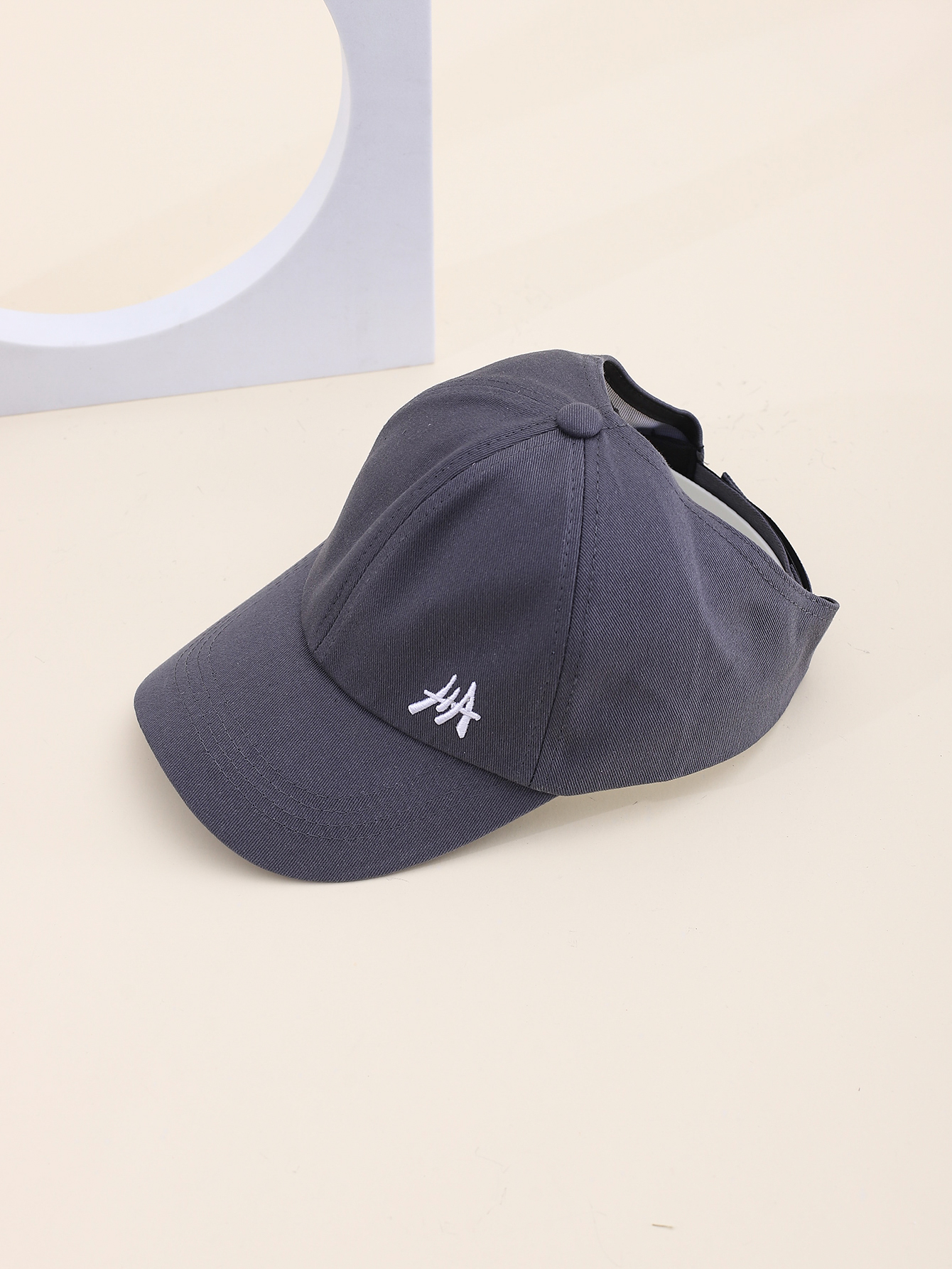 Spring and summer Korean letter-embroidered duck tongue baseball caps in eight colors, can be tied in a high ponytail, outdoor sun protection open-top sun hat, parent-child style, adjustable caps for adults and children Item Picture