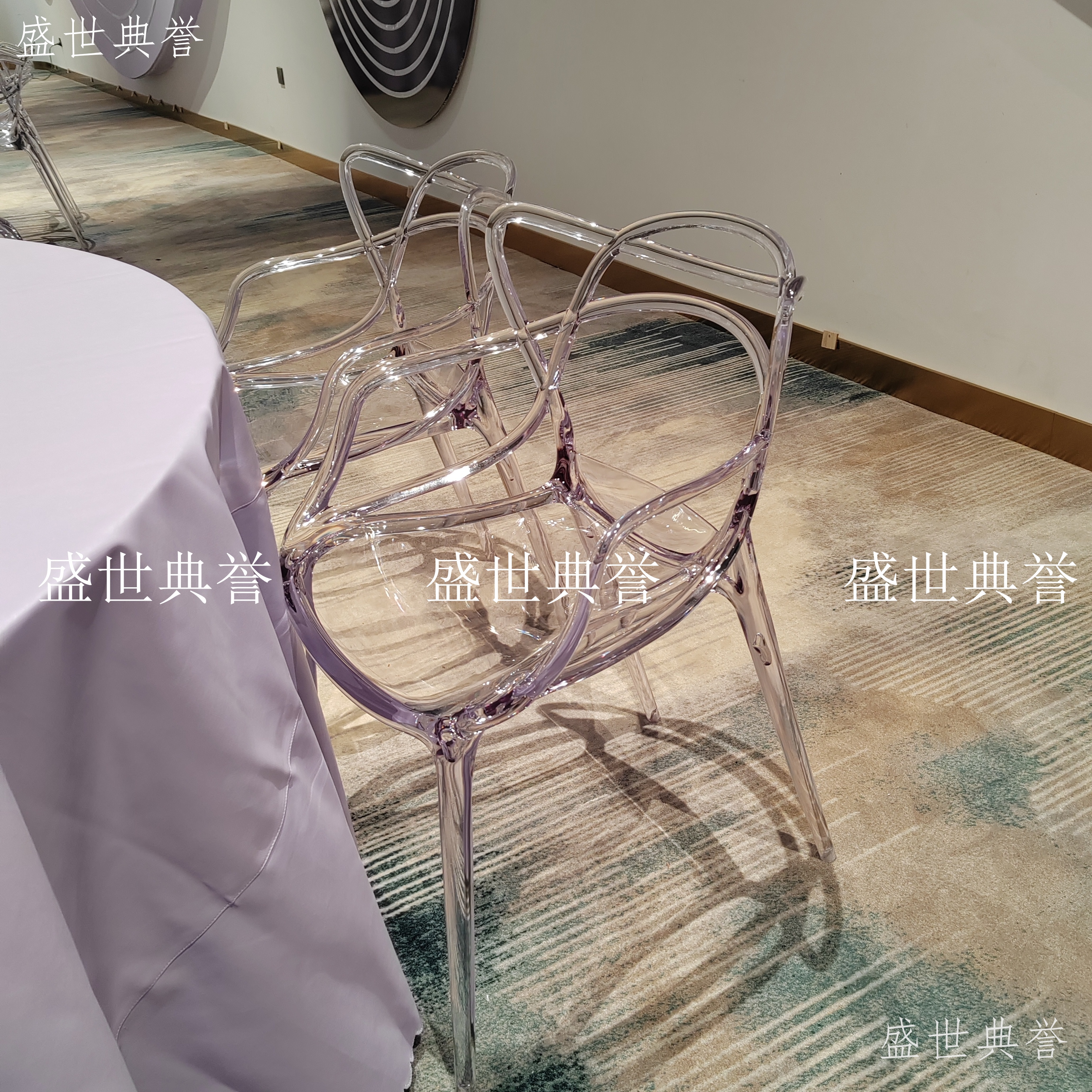 Foshan manufacturer directly sells hotel banquet tables and chairs, banquet center acrylic chairs, and crystal cat-ear chairs for foreign trade wedding banquets