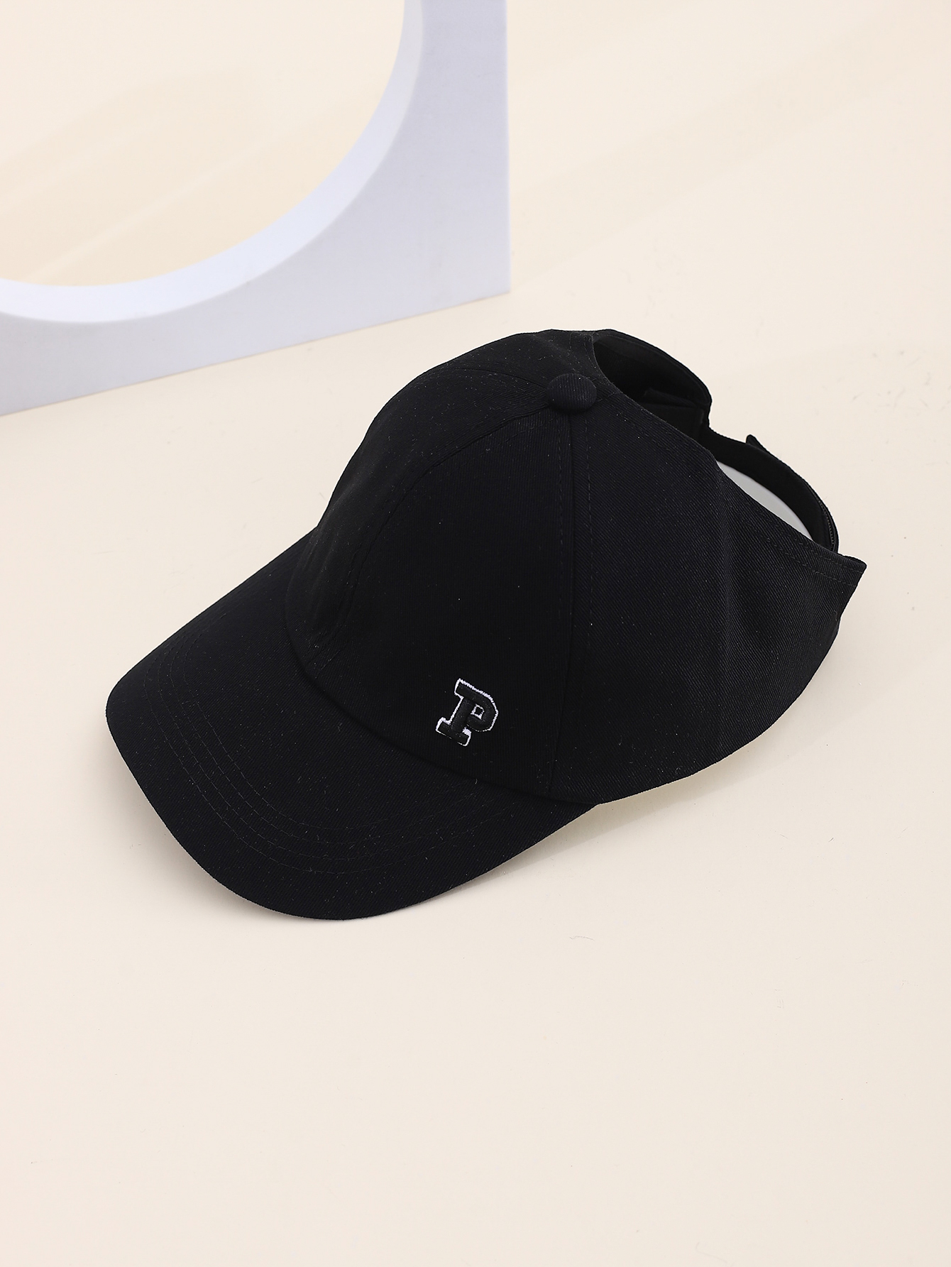 Spring and summer Korean-style embroidered letter P duck tongue baseball cap can be tied into a high ponytail, outdoor sun protection open-top sunshade hat, parent-child style, adult and children's caps, adjustable Item Picture