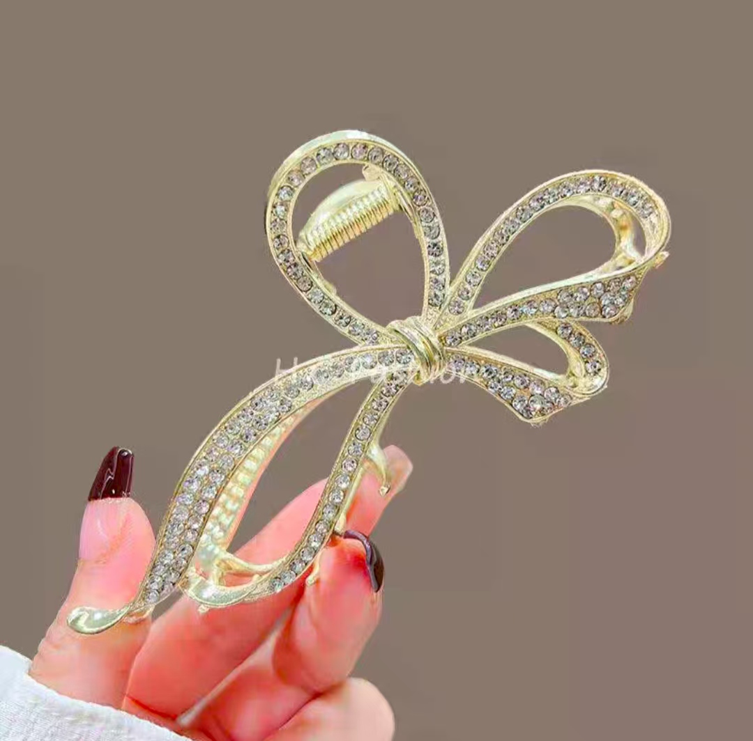 Korean-style diamond-dot grab clip headwear, exquisite hair accessory, versatile BB clip, a must-have for elegant hair styling Item Picture