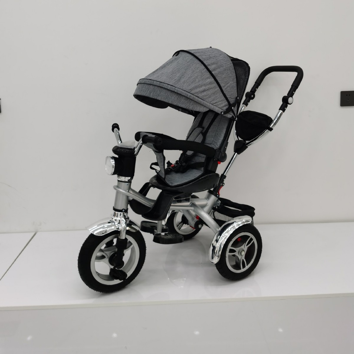 儿童三轮车带推杆三轮车